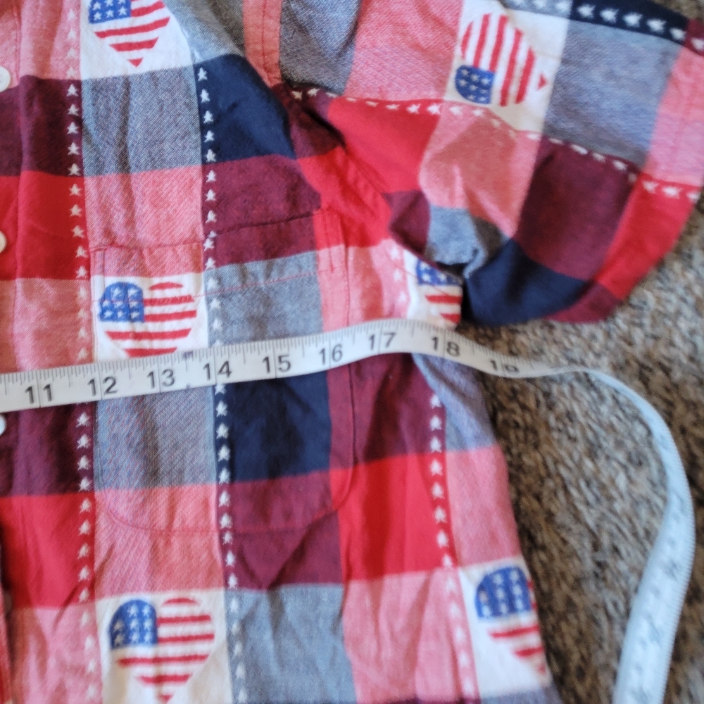 Collections etc heart flag button down. - Picture 5 of 8